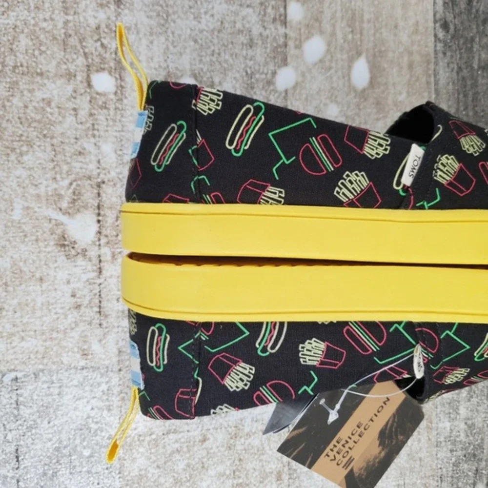 Toms Classic Womens Flat Shoes Sz 6.5 Black Late Night Food Print Canvas Loafers